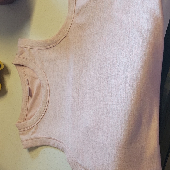 Gap Tank Top - Picture 4 of 4